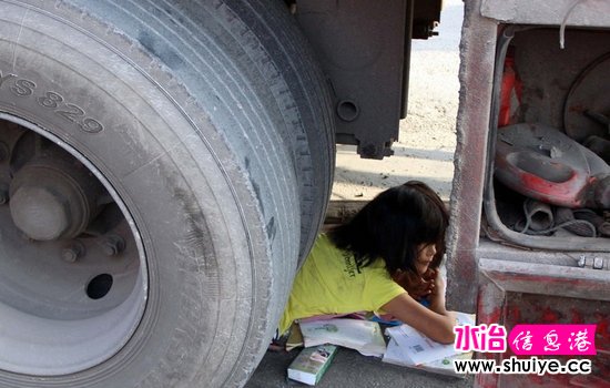 安阳11岁女孩被40吨大货车碾压 始终没落一滴泪